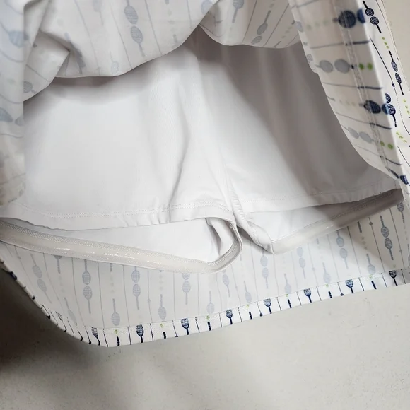 SanSoleil tennis racket/balls skort. Women's Size Large. White navy green. - Picture 9 of 16